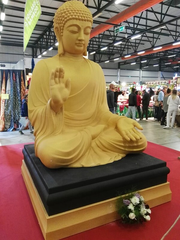 statua-festival-oriente-perugia