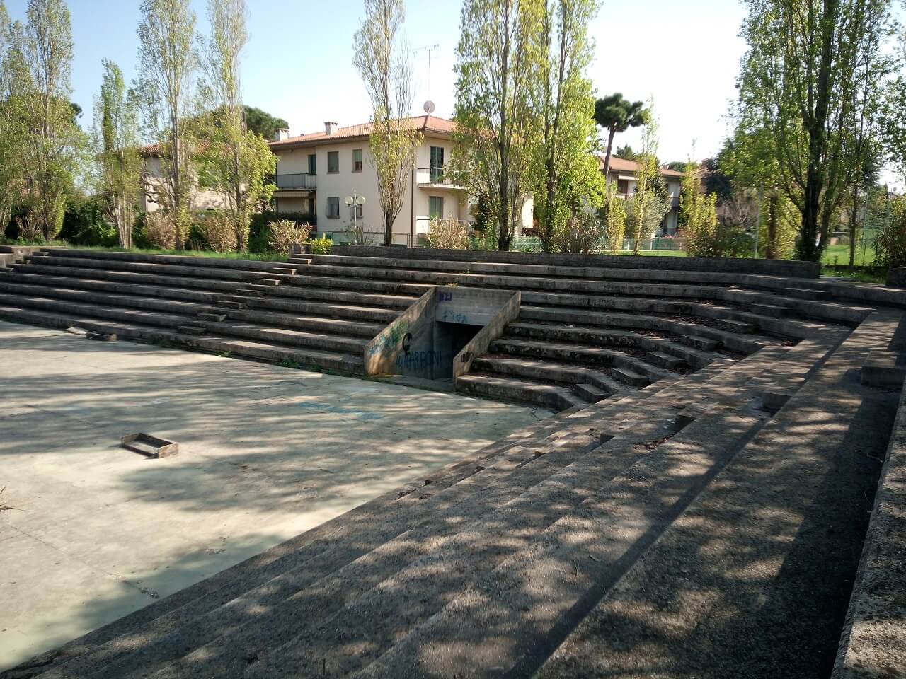 Entrata degli spogliatoi nell'anfiteatro al Play Time a Fano