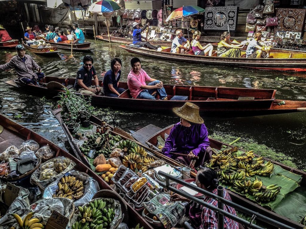 Floating Market in Amphawa