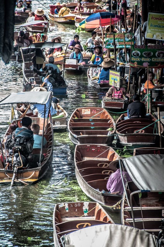 Floating Market ad Amphawa in Thailandia
