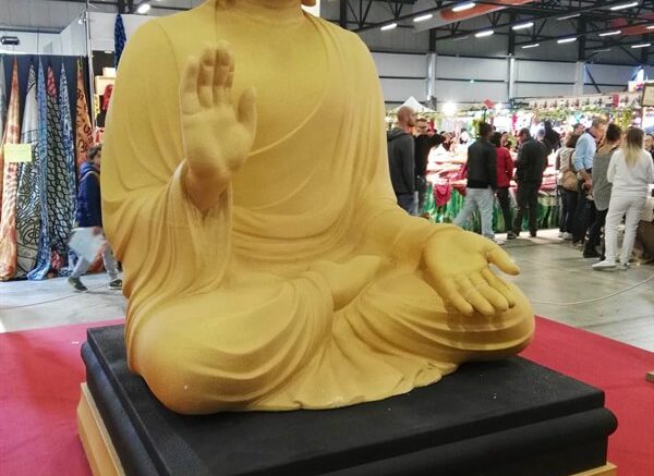 statua-festival-oriente-perugia