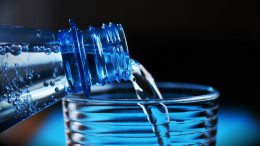 Come scegliere l'acqua minerale in bottiglia