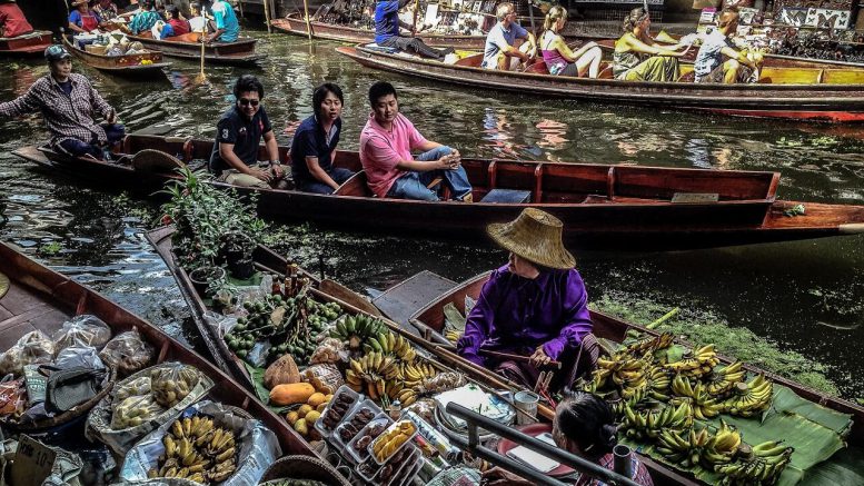 Floating Market in Amphawa
